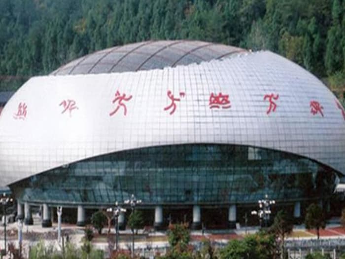 桦甸体育中心球形网架加工安装