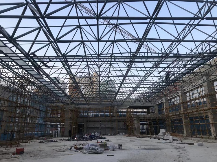 桦甸第一附属小学体育馆网架